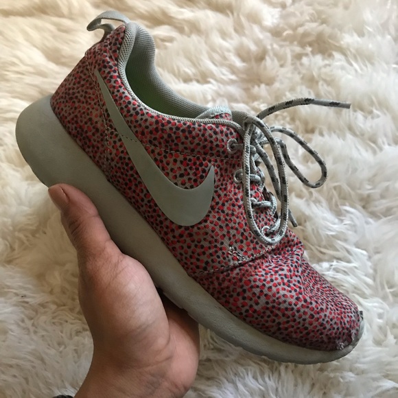 LIMITED EDITION Nike Roshe Run Speckled Pink/Grey - Picture 4 of 7